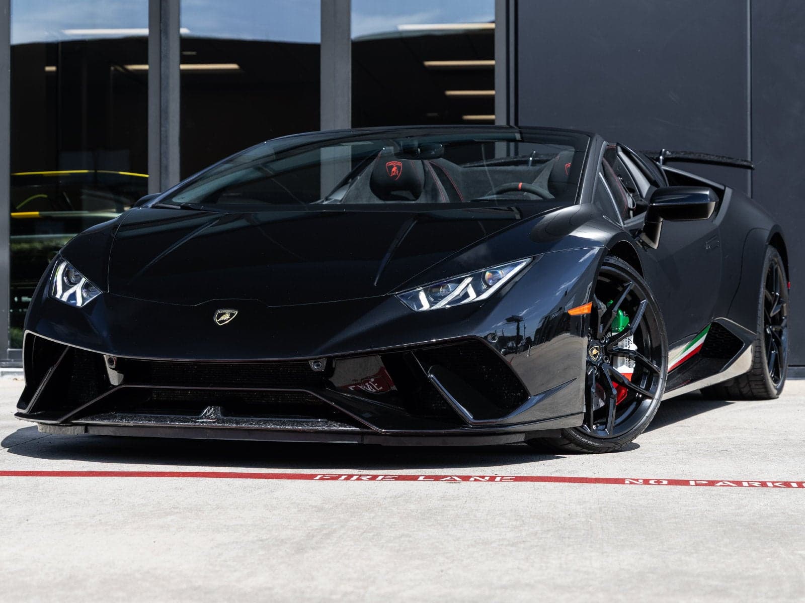 2019 Lamborghini Huracan Performante — photo 1 of 5