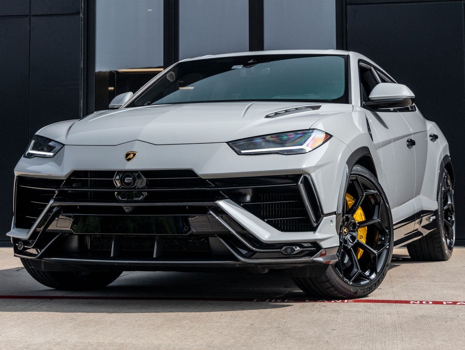 2024 Lamborghini Urus Performante — photo 1 of 55