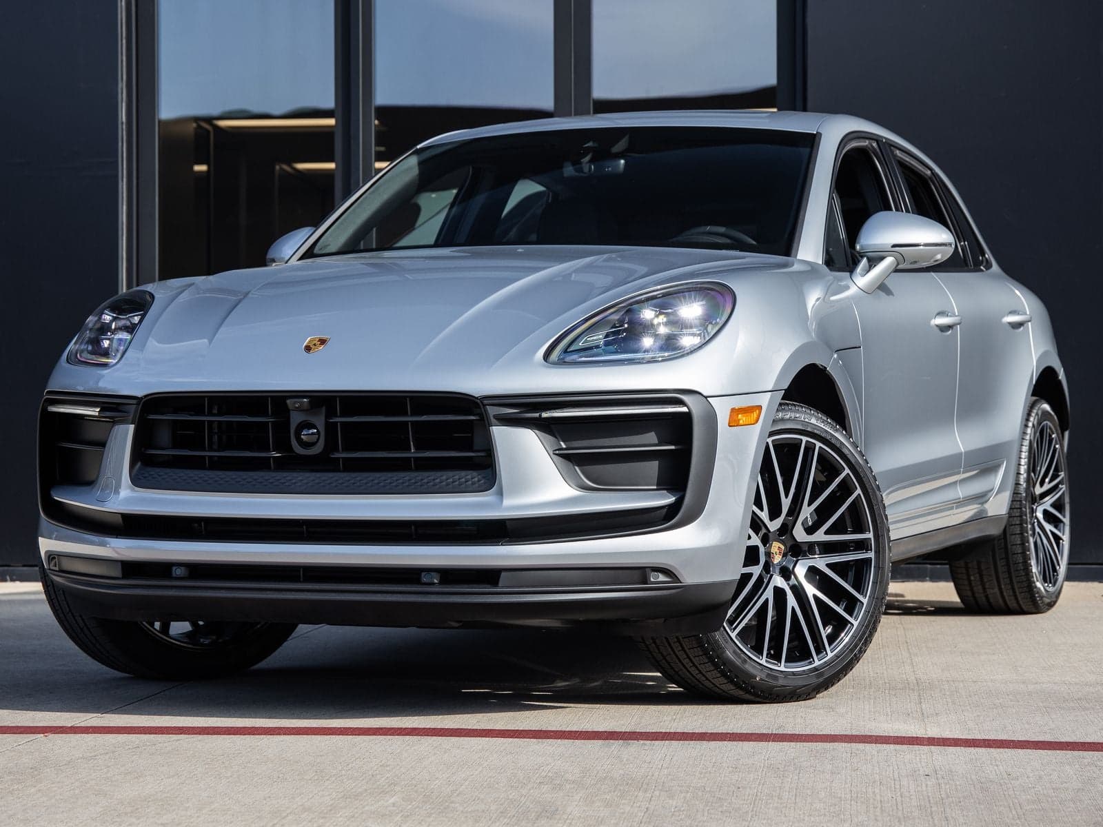 2026 Porsche Macan Macan — photo 1 of 94
