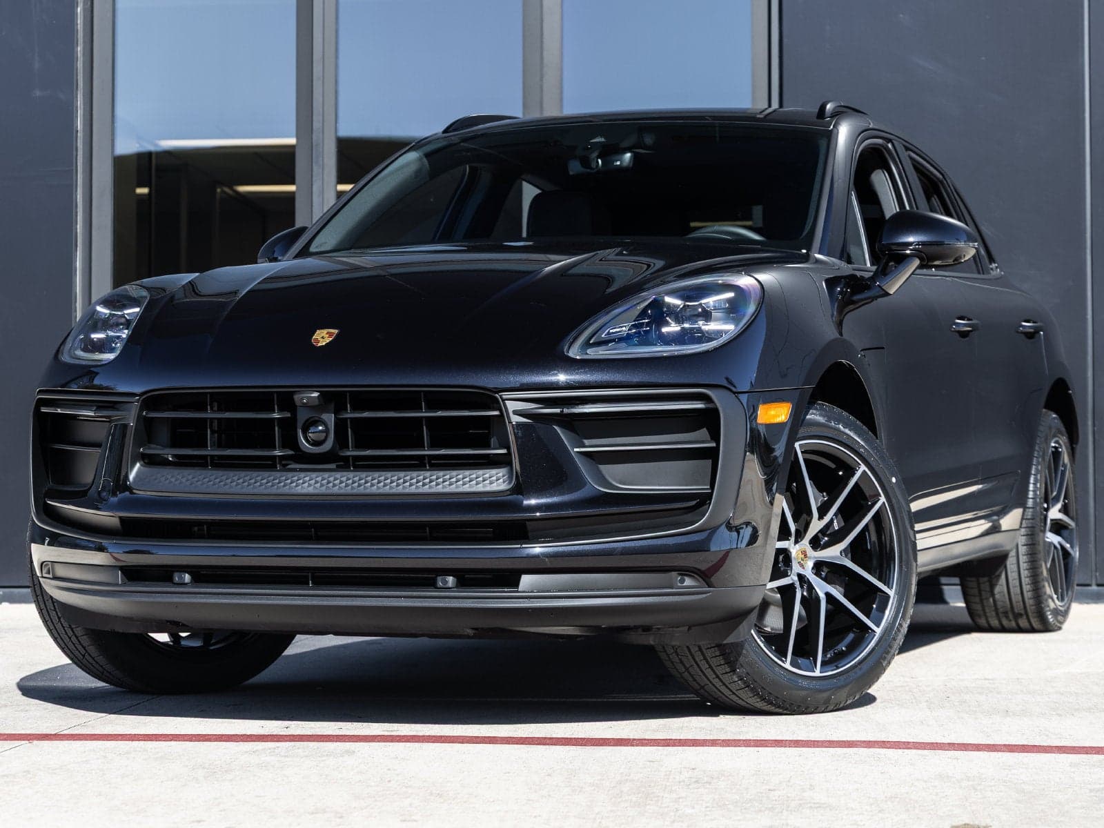 2026 Porsche Macan Base — photo 1 of 5