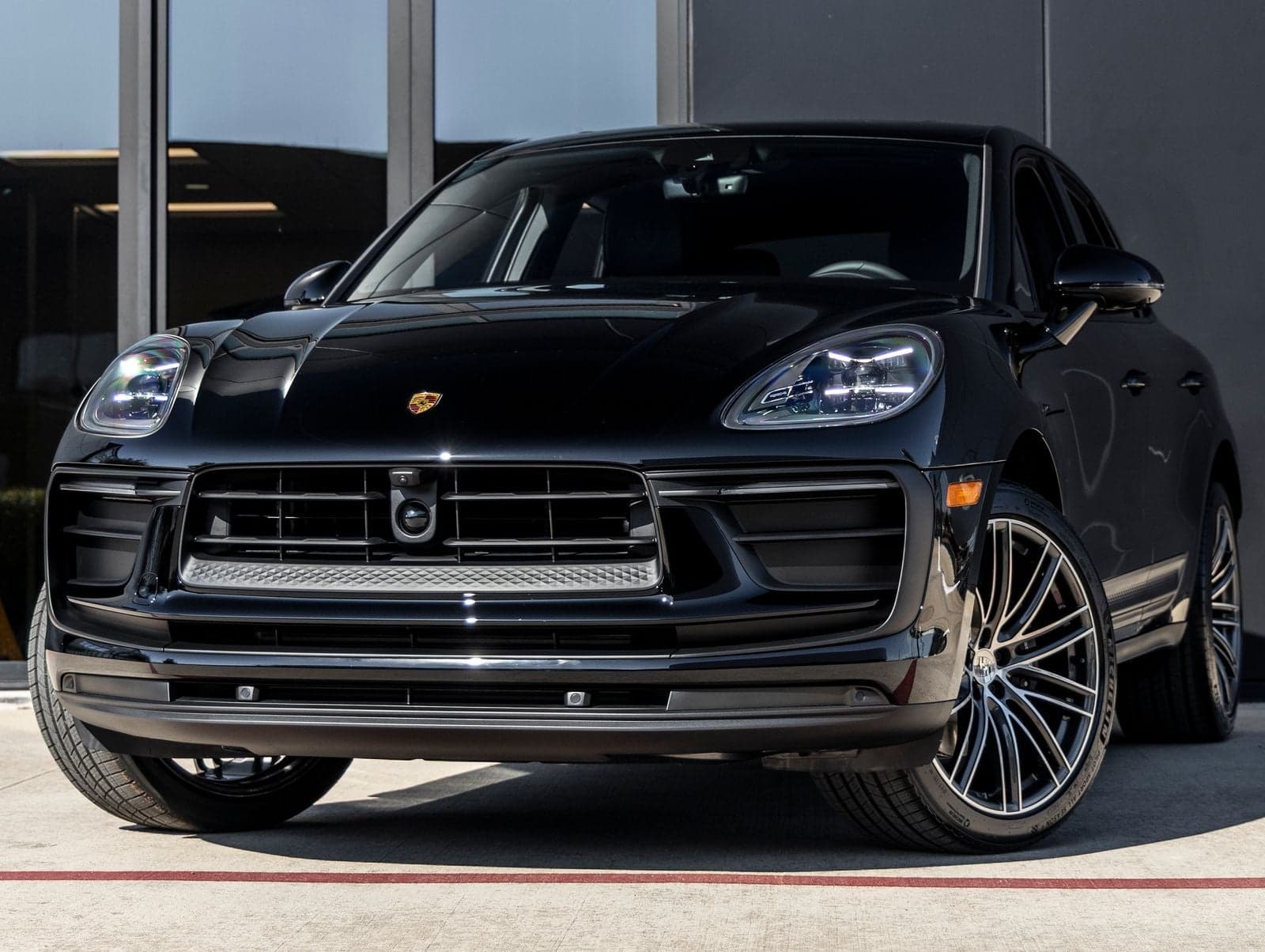 2026 Porsche Macan Macan — photo 1 of 94
