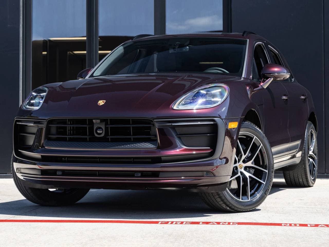 2026 Porsche Macan Base — photo 1 of 5