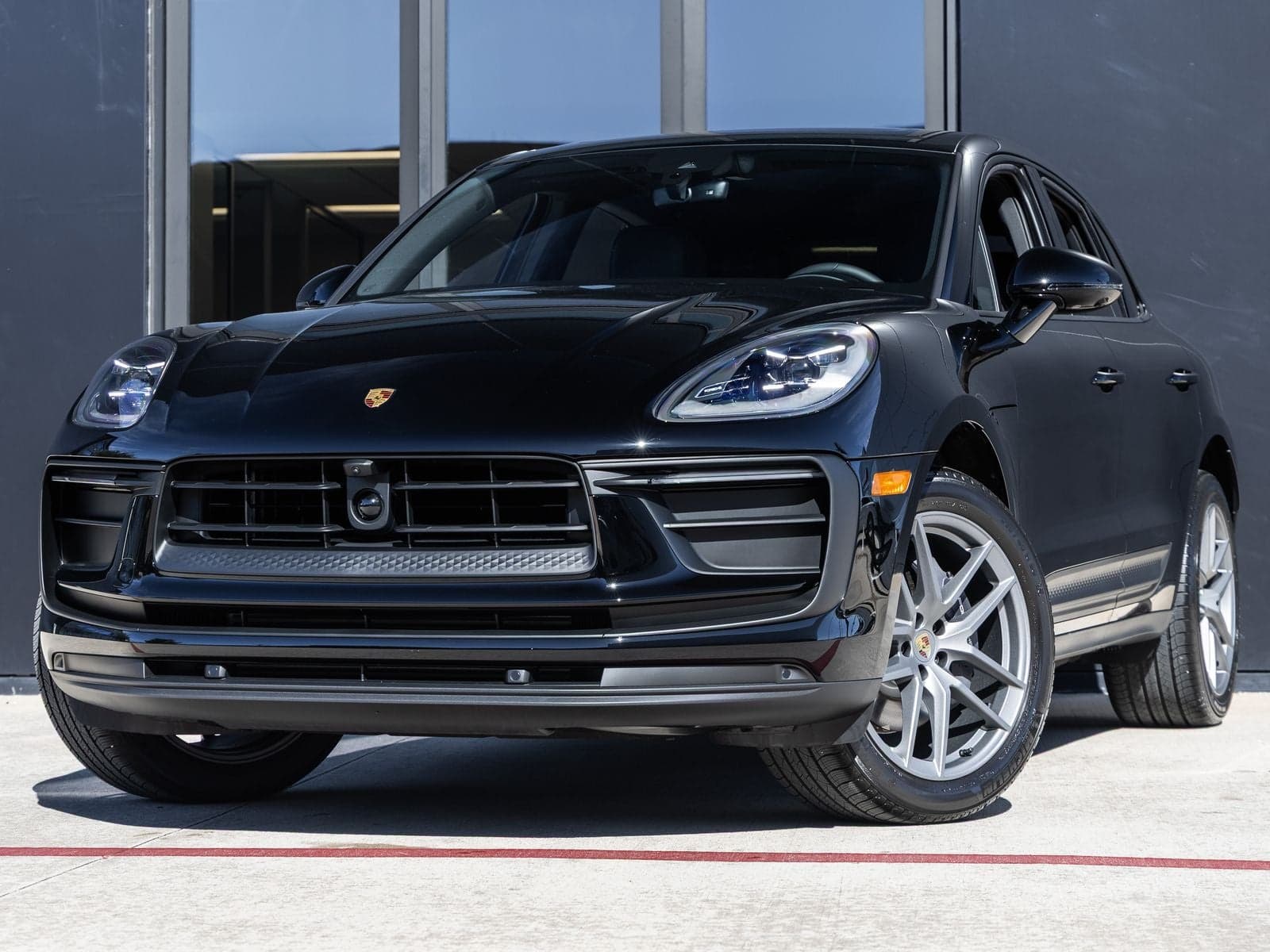 2026 Porsche Macan Macan — photo 1 of 88