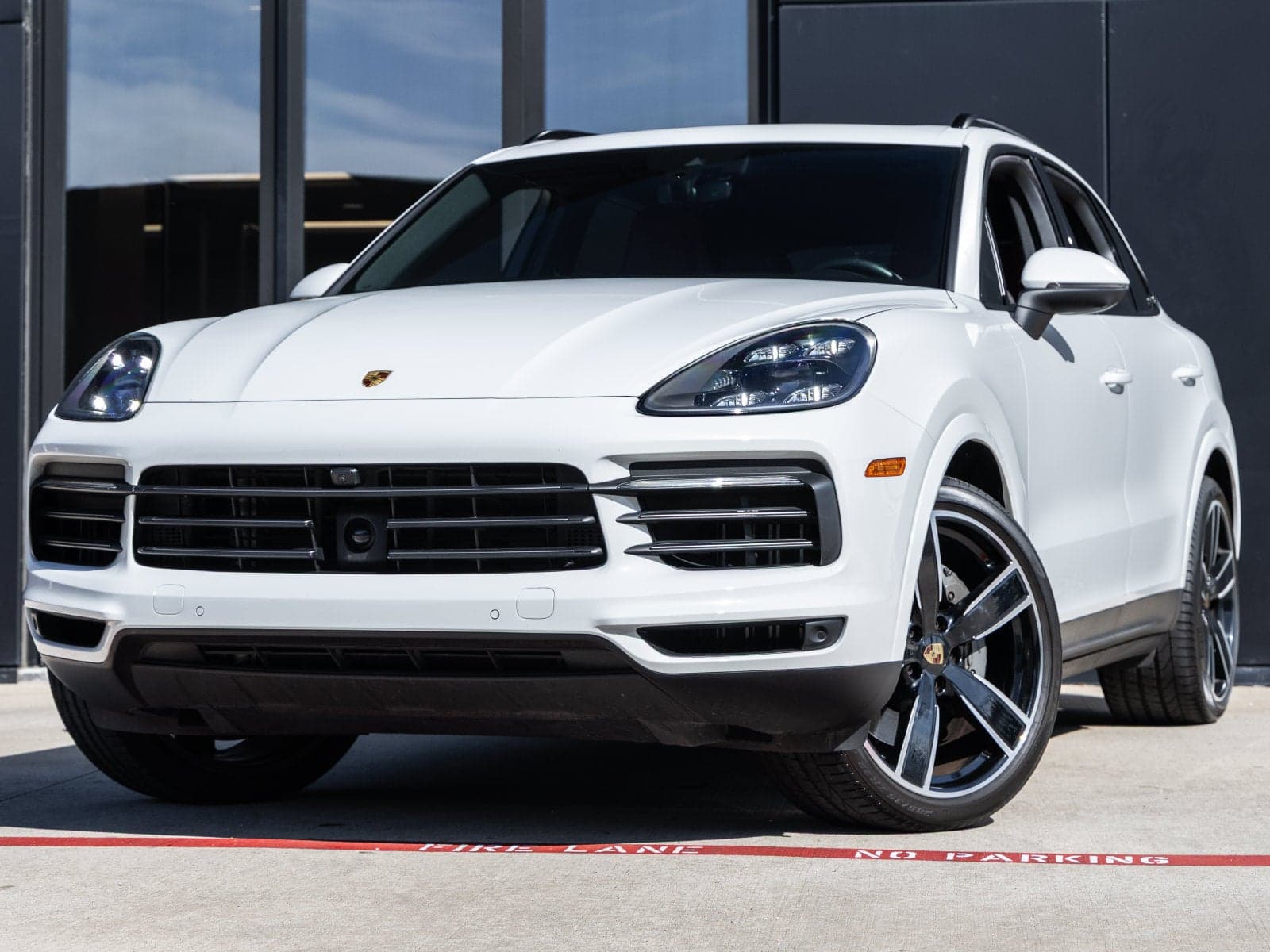 2023 Porsche Cayenne S Platinum Edition — photo 1 of 5