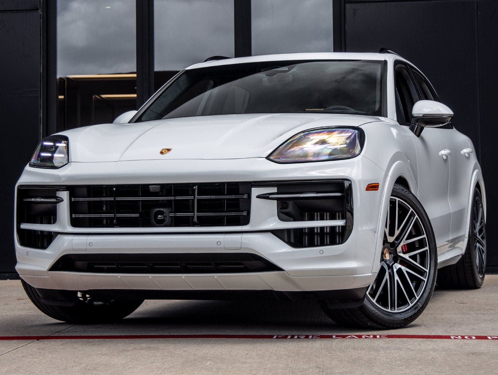 2026 Porsche Cayenne GTS — photo 1 of 5