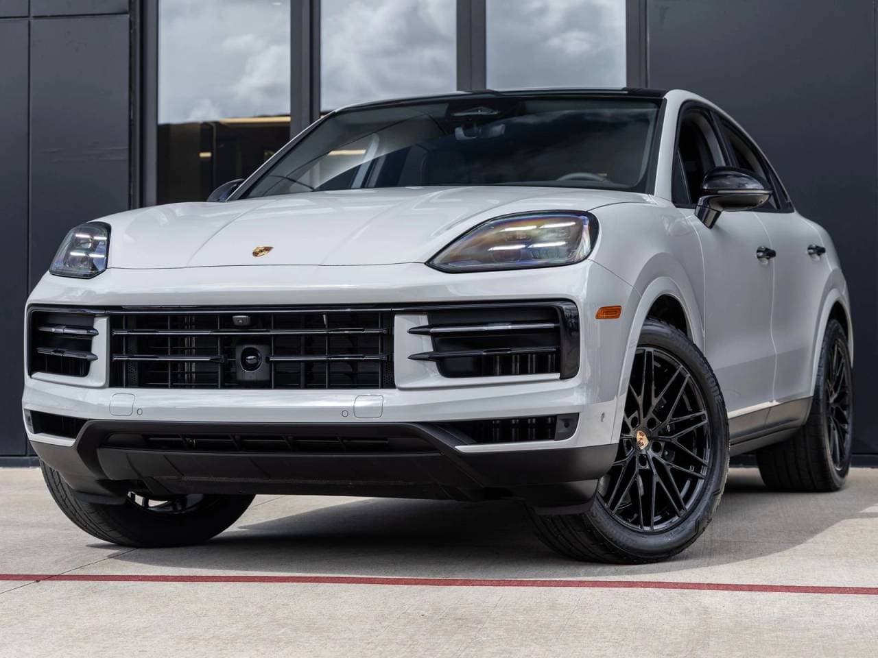 2026 Porsche Cayenne Base — photo 1 of 5