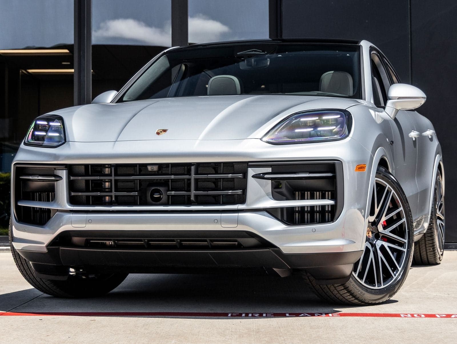 2026 Porsche Cayenne Cayenne S E-Hybrid Coupe — photo 1 of 96