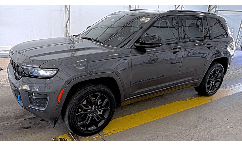 2024 Jeep Grand Cherokee Base — photo 1 of 35