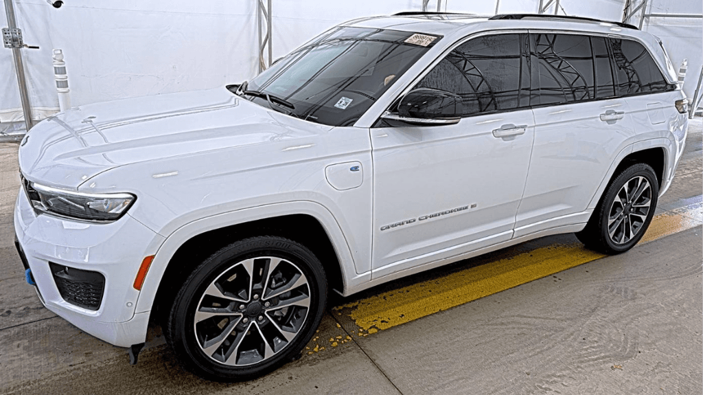 2023 Jeep Grand Cherokee Base — photo 1 of 5