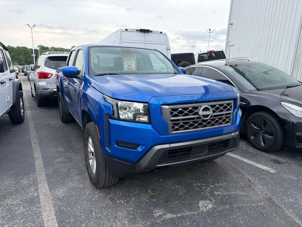 2024 Nissan Frontier SV — photo 1 of 16