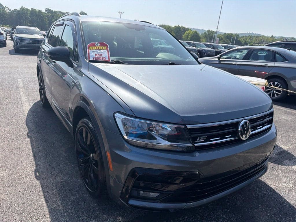 2021 Volkswagen Tiguan SE — photo 1 of 20