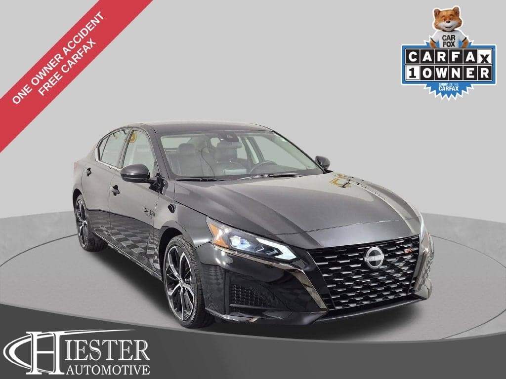 2025 Nissan Altima SR — photo 1 of 5