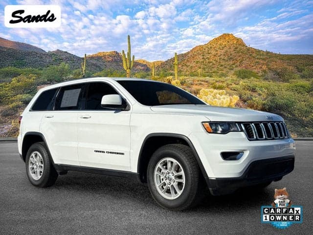2020 Jeep Grand Cherokee Laredo E — photo 1 of 31