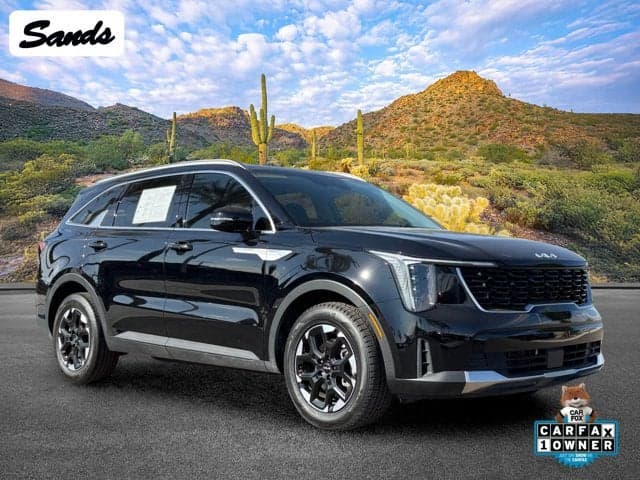 2025 Kia Sorento S — photo 1 of 36