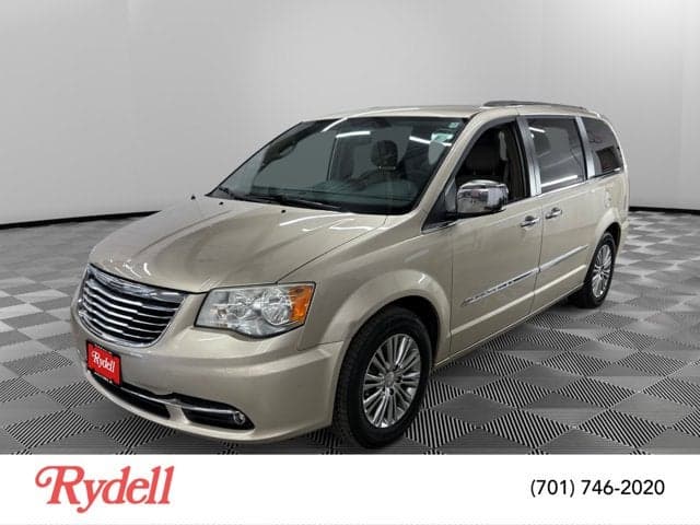 2013 Chrysler Town & Country Touring-L — photo 1 of 5