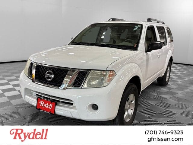 2011 Nissan Pathfinder S — photo 1 of 6