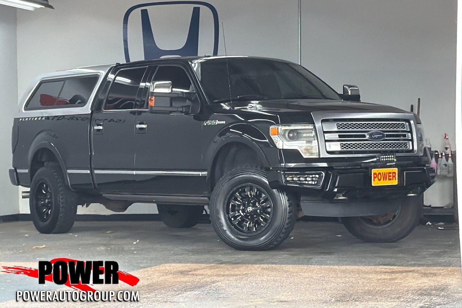 2013 Ford F-150 Platinum — photo 1 of 40