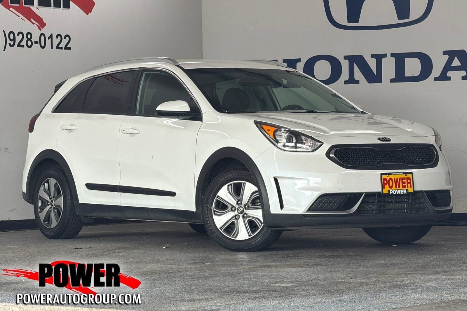 2019 Kia Niro LX — photo 1 of 38