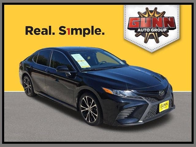 2020 Toyota Camry Base — photo 1 of 5