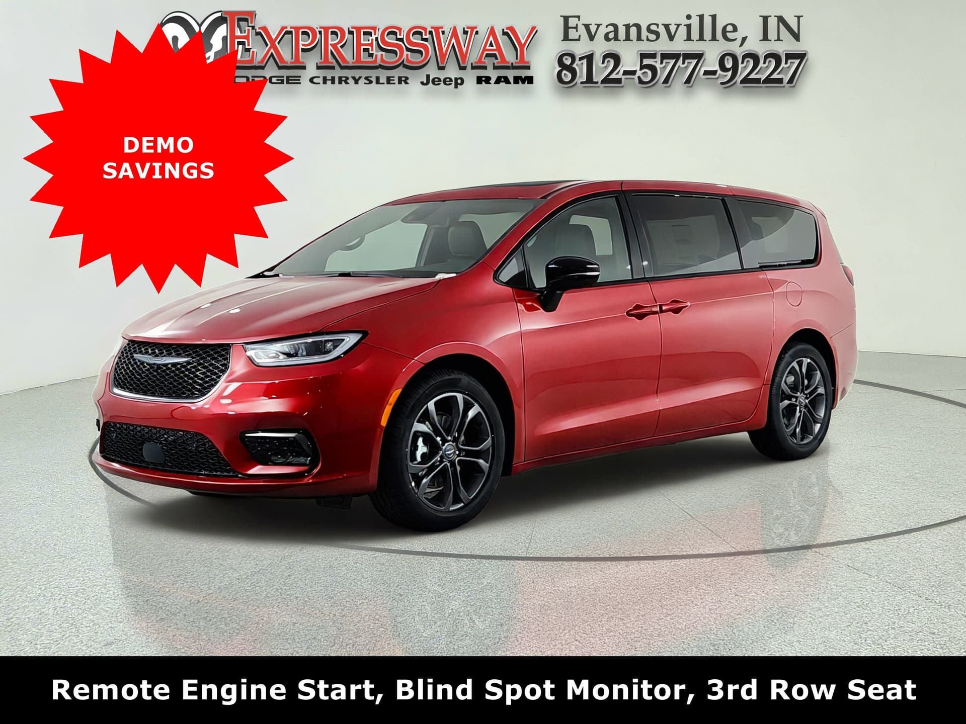 2026 Chrysler Pacifica Select — photo 1 of 40