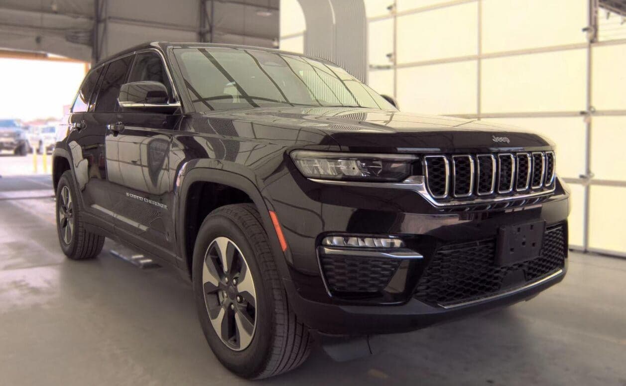 2022 Jeep Grand Cherokee 4xe Base — photo 1 of 16