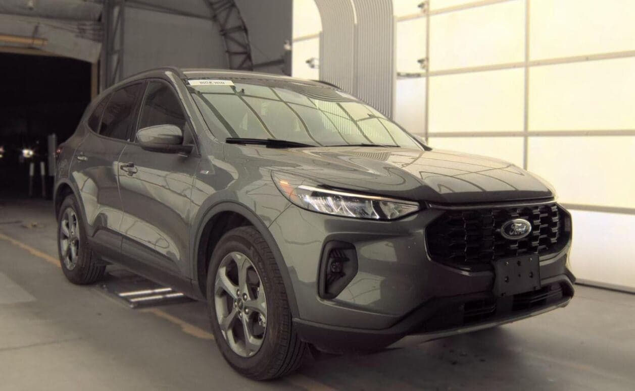 2025 Ford Escape ST-Line Select — photo 1 of 5