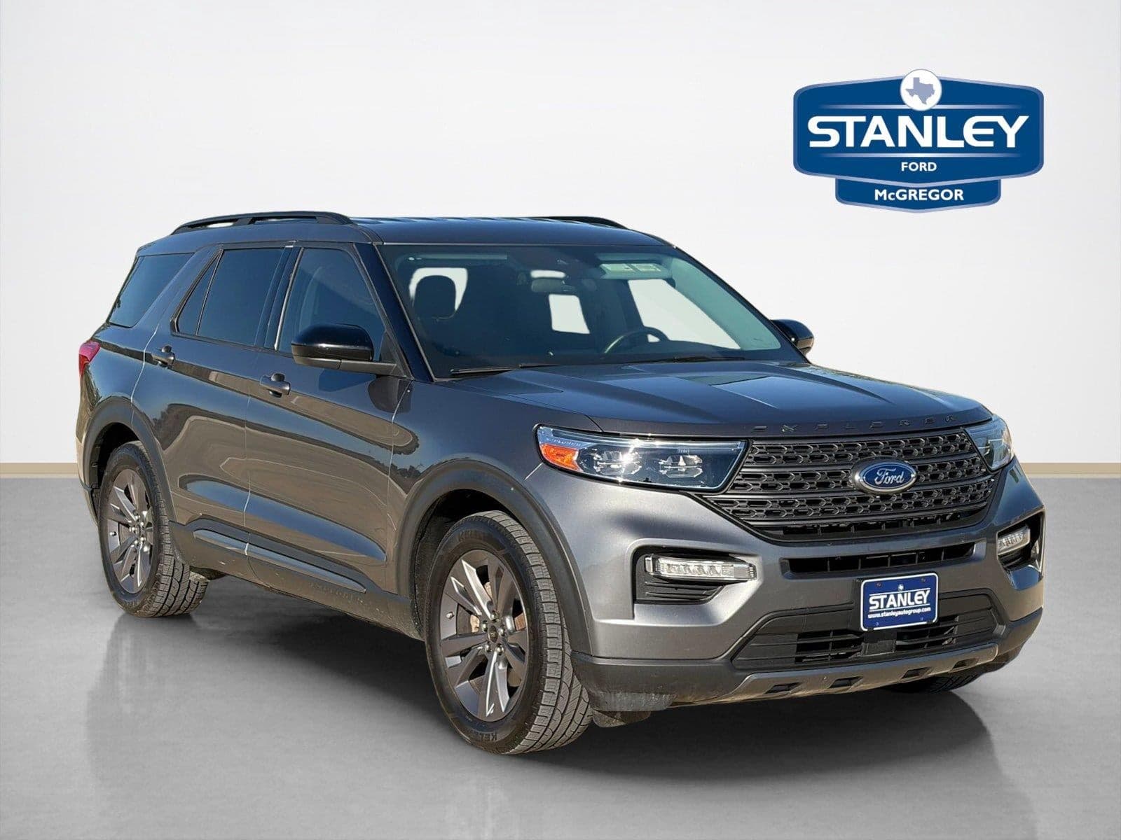 2023 Ford Explorer XLT — photo 1 of 5