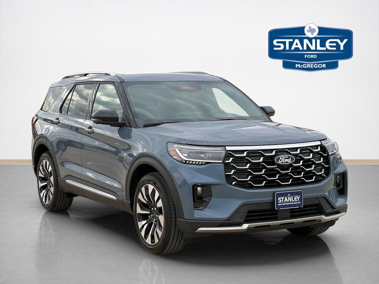 2027 Ford Explorer Platinum — photo 1 of 5