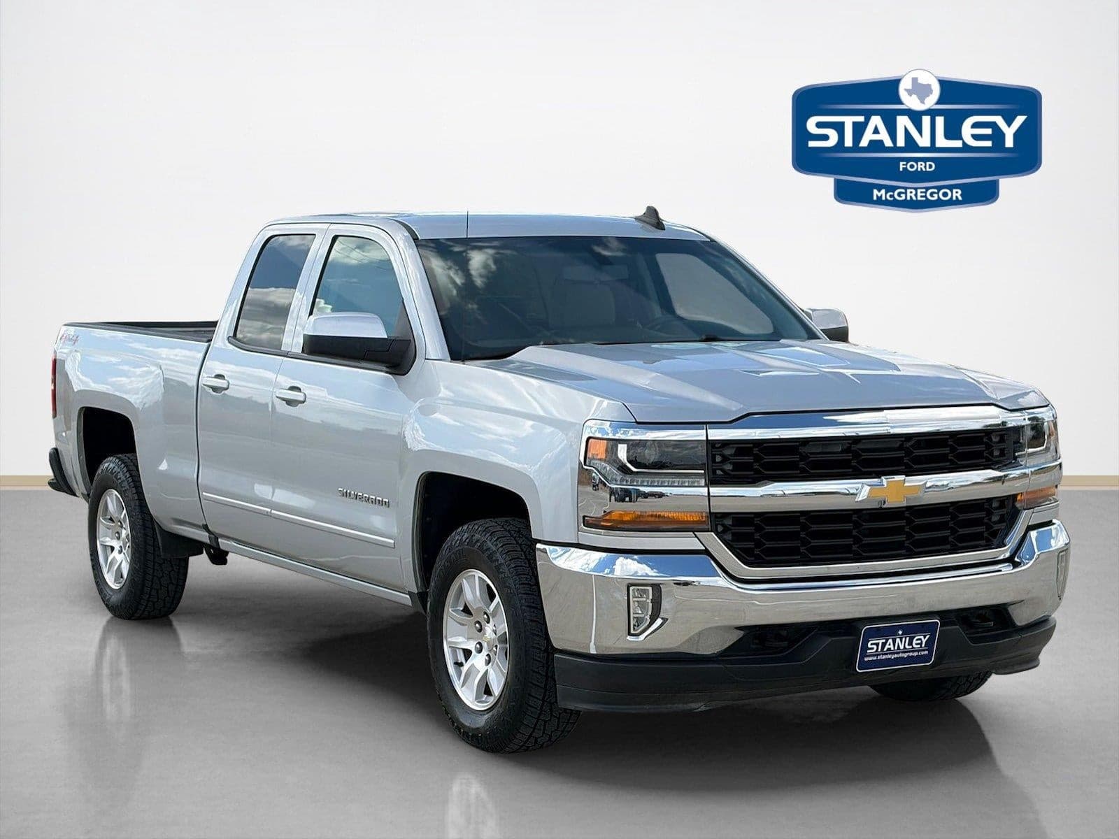 2017 Chevrolet Silverado 1500 LT — photo 1 of 8