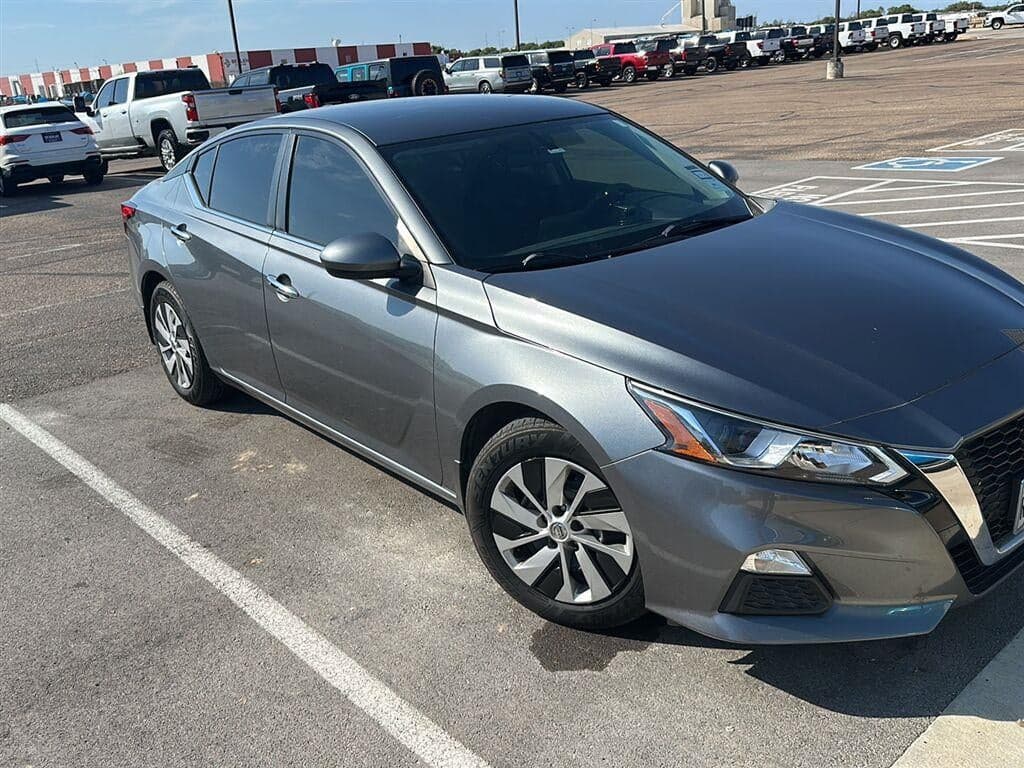 2019 Nissan Altima 2.5 S — photo 1 of 16