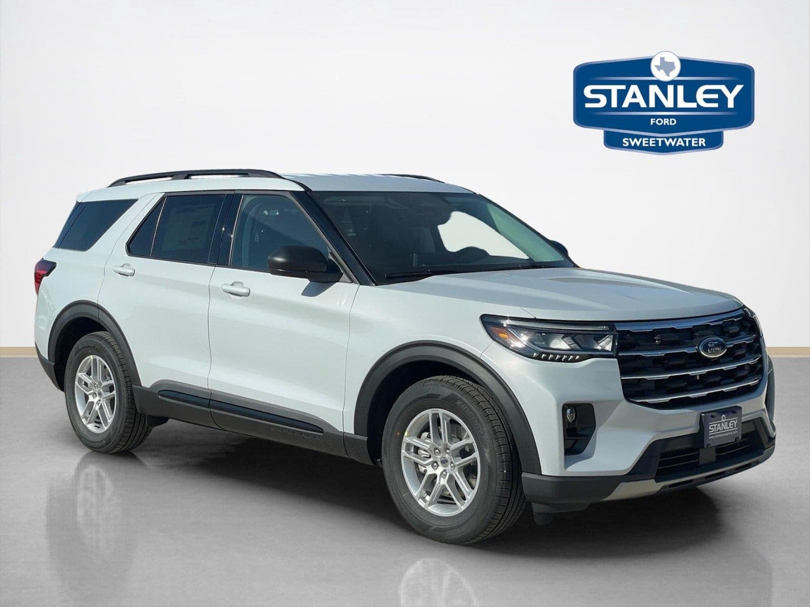2026 Ford Explorer Active w/200A Pkg — photo 1 of 33
