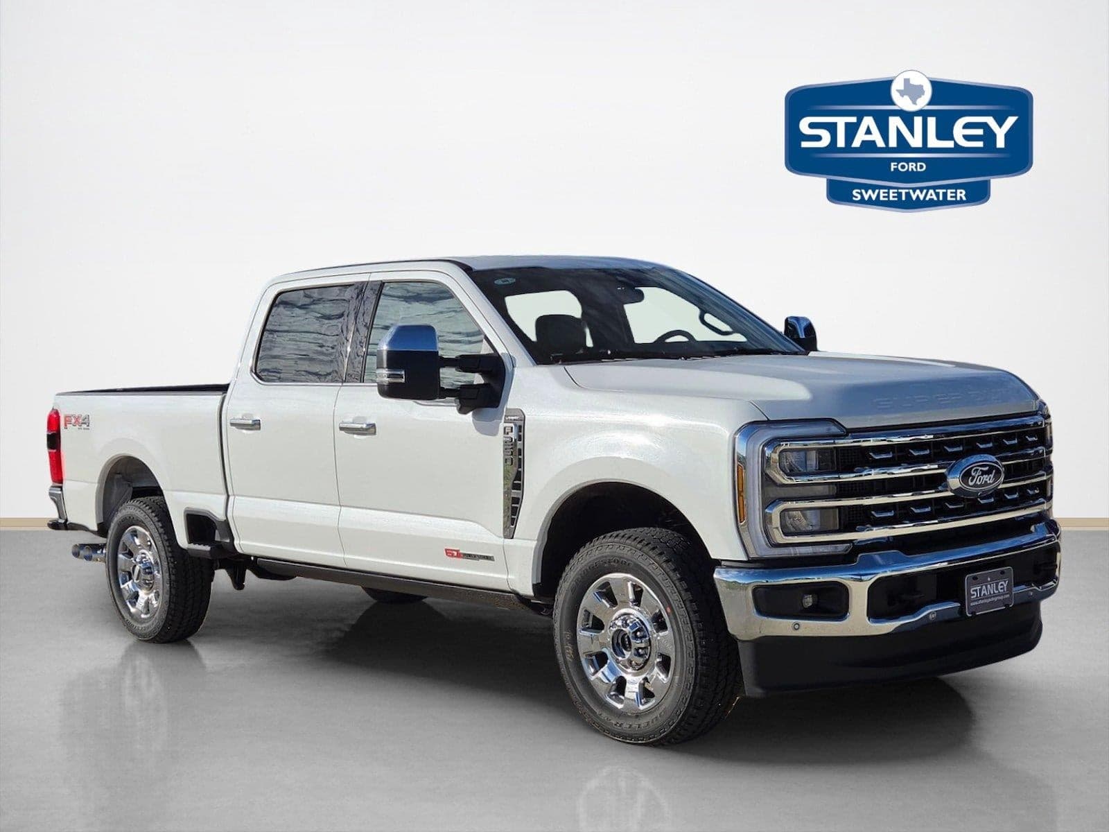 2027 Ford Super Duty F-250 SRW LARIAT — photo 1 of 5