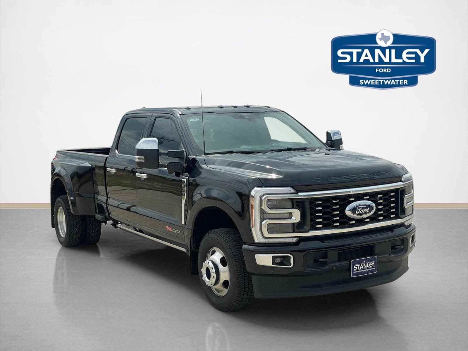 2026 Ford Super Duty F-350 DRW Platinum — photo 1 of 46
