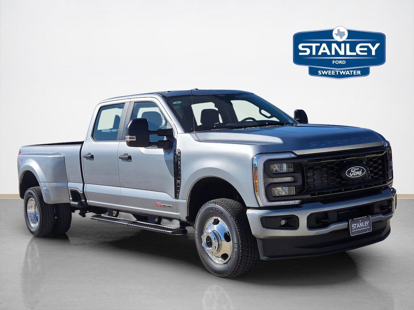 2027 Ford Super Duty F-350 DRW XL — photo 1 of 5