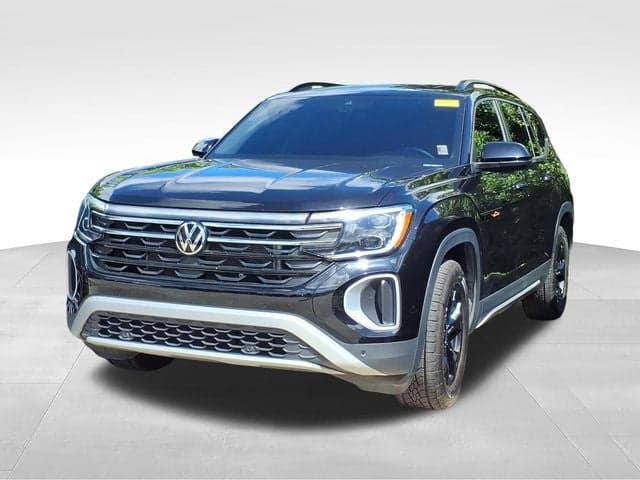 2024 Volkswagen Atlas 2.0T Peak Edition SEL — photo 1 of 6