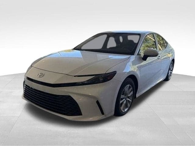 2025 Toyota Camry LE — photo 1 of 8