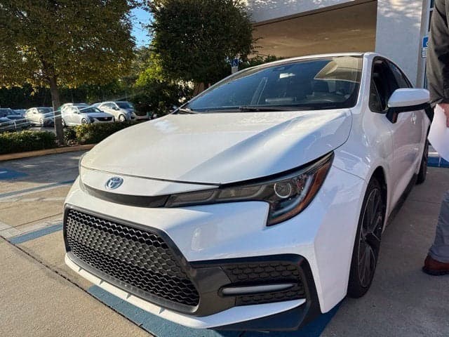 2020 Toyota Corolla SE — photo 1 of 2