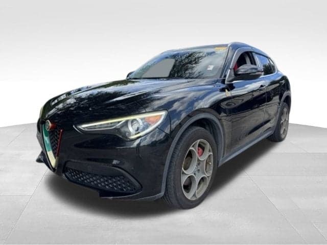 2018 Alfa Romeo Stelvio Base — photo 1 of 5