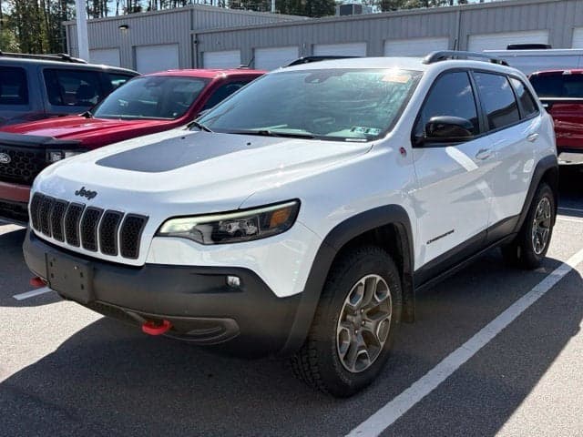 2022 Jeep Cherokee Trailhawk — photo 1 of 5