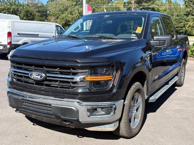 2025 Ford F-150 XLT — photo 1 of 5