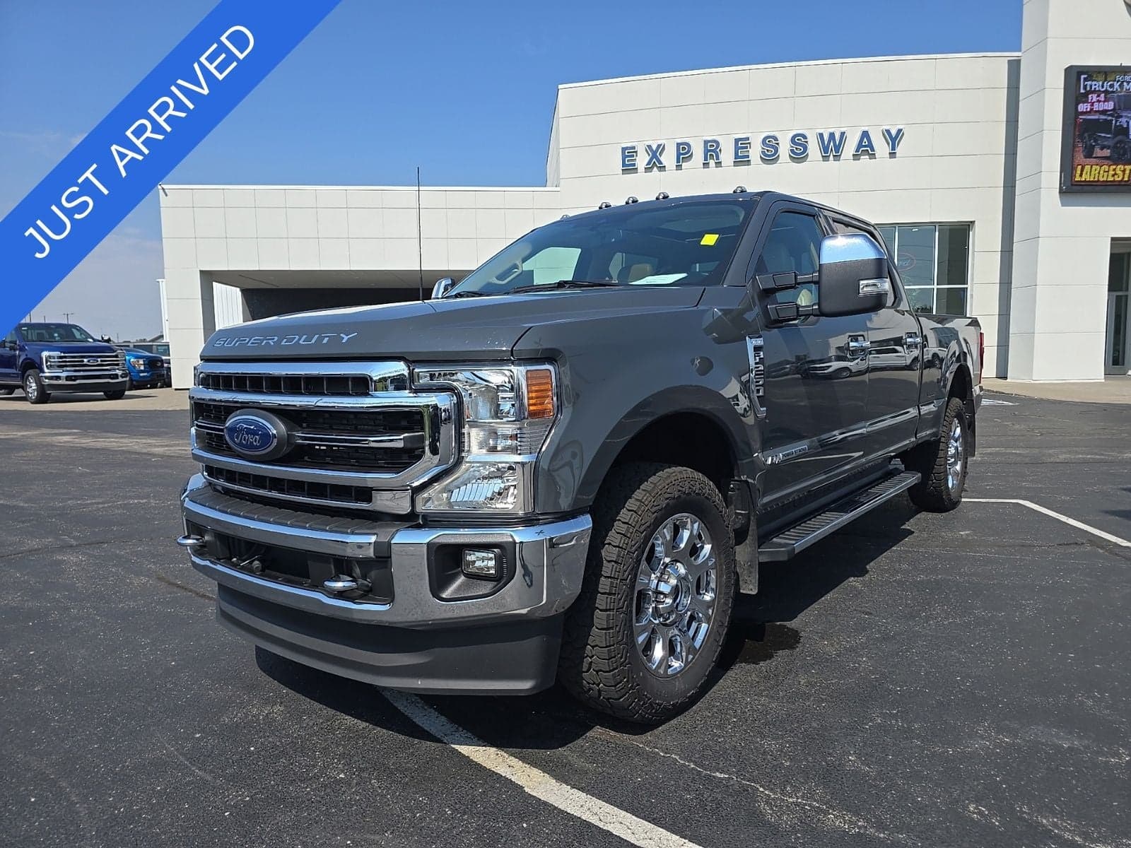 2021 Ford Super Duty F-250 SRW LARIAT — photo 1 of 24
