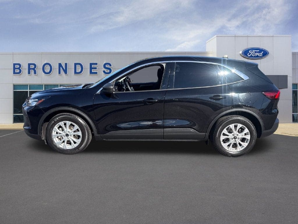 2023 Ford Escape Active — photo 1 of 5