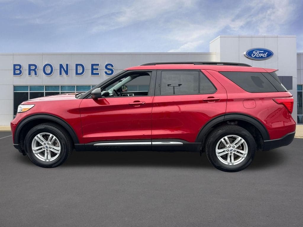2024 Ford Explorer XLT — photo 1 of 42