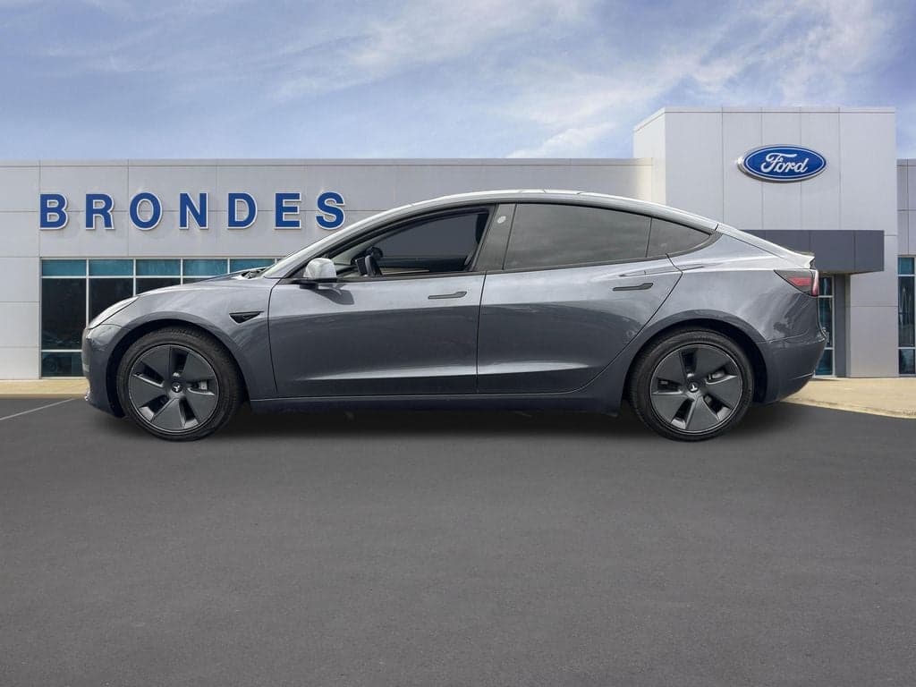 2022 Tesla Model 3 Long Range — photo 1 of 41
