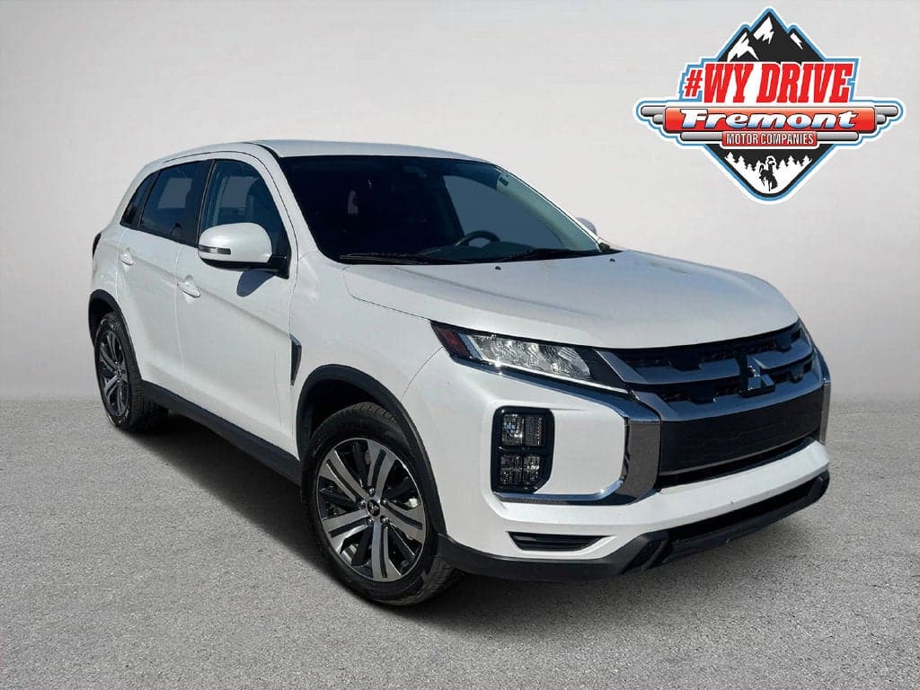 2025 Mitsubishi Outlander Sport Base — photo 1 of 5