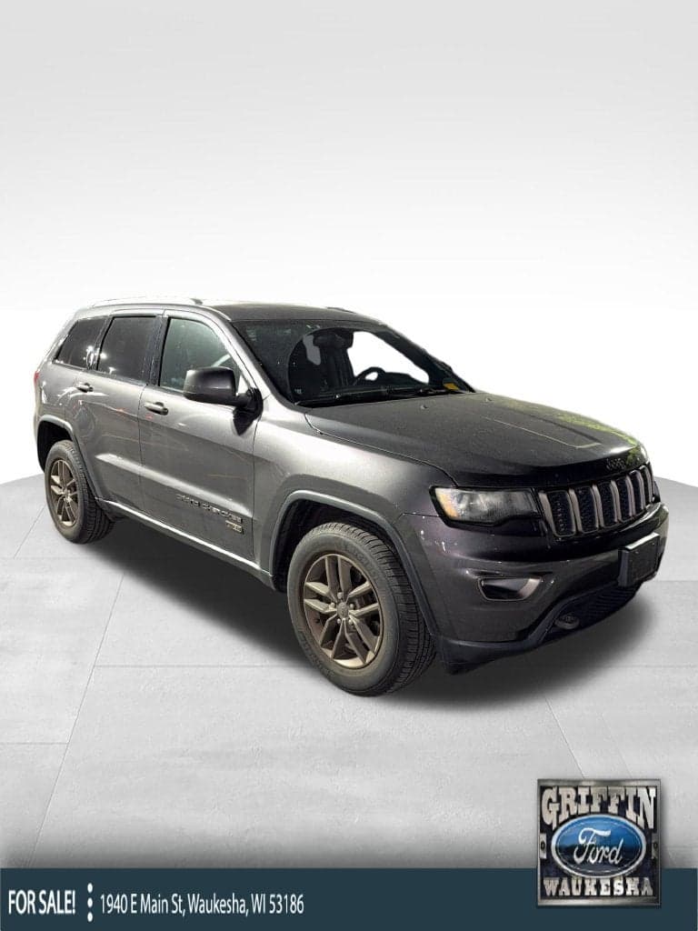 2016 Jeep Grand Cherokee Laredo — photo 1 of 2