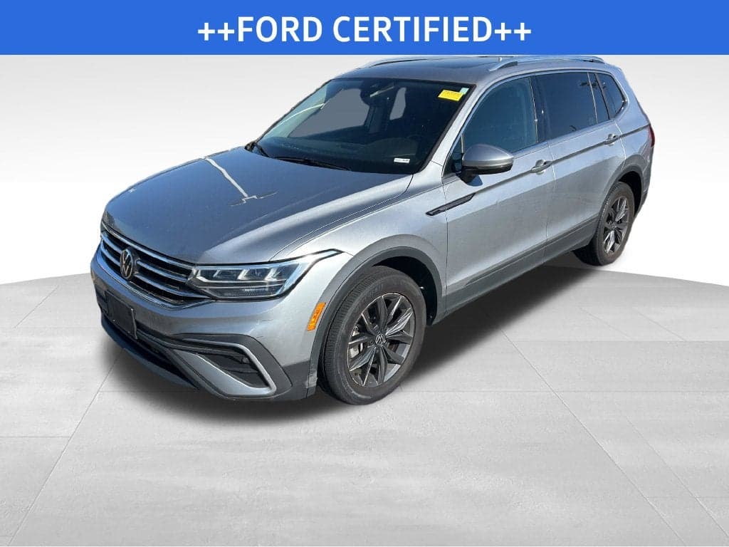 2023 Volkswagen Tiguan SE — photo 1 of 4