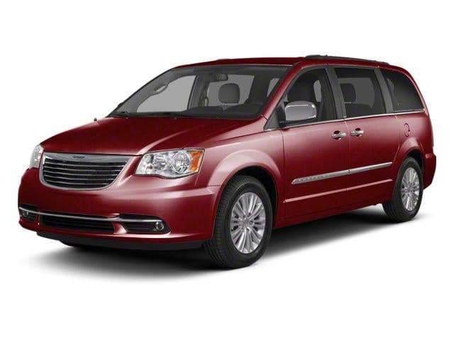 2013 Chrysler Town & Country Touring — photo 1 of 27