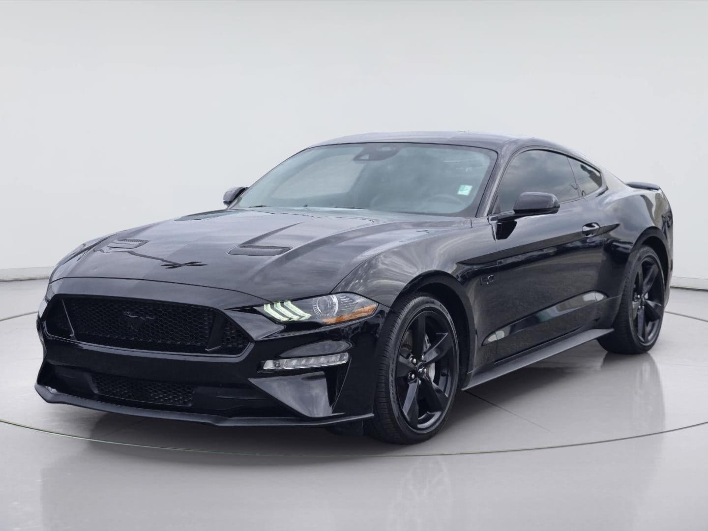 2022 Ford Mustang GT Premium — photo 1 of 5