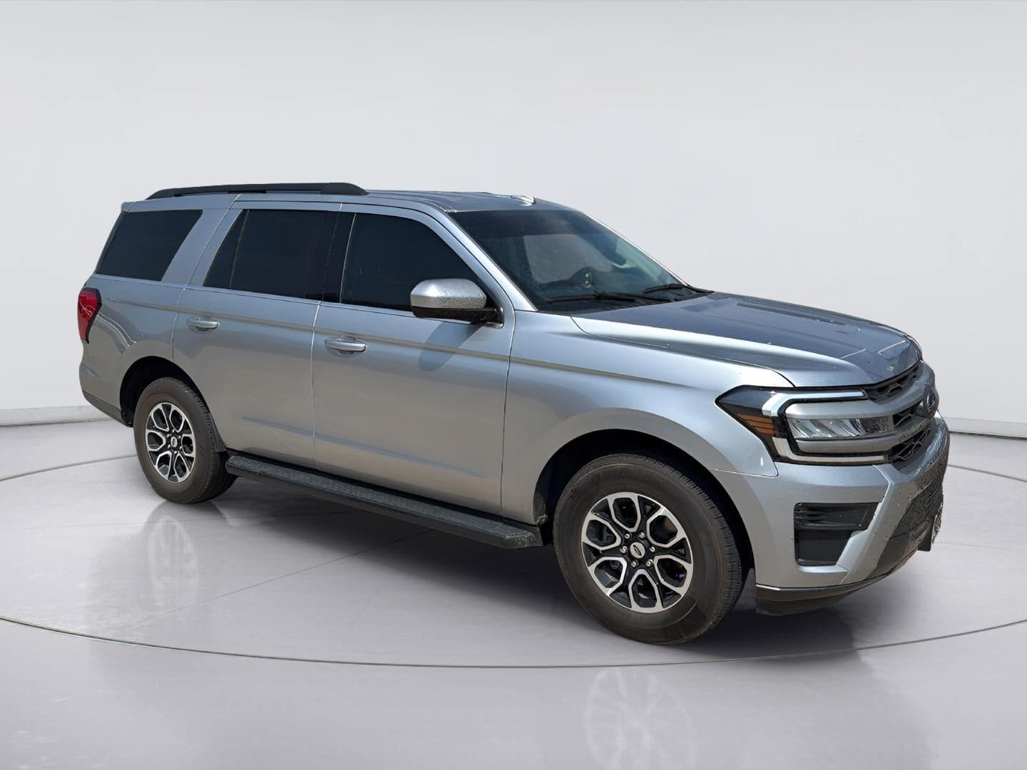 2024 Ford Expedition XLT — photo 1 of 6